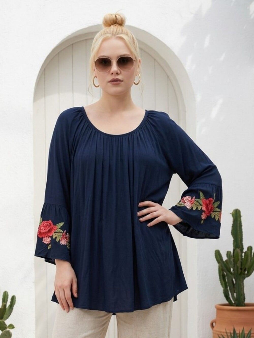 Embroidered Rose Tunic Top Women's 3XL Navy Blue Bell Sleeve Peasant Blouse